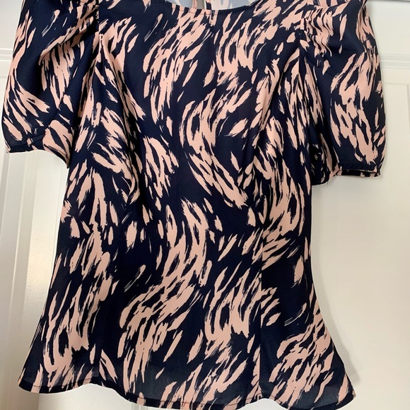 SALE💞NWT TAILORED GORGEOUS ALI & JAY BLOUSE. STRATEGIC DARTS FOR A PERFECT FIT. - Picture 1 of 11